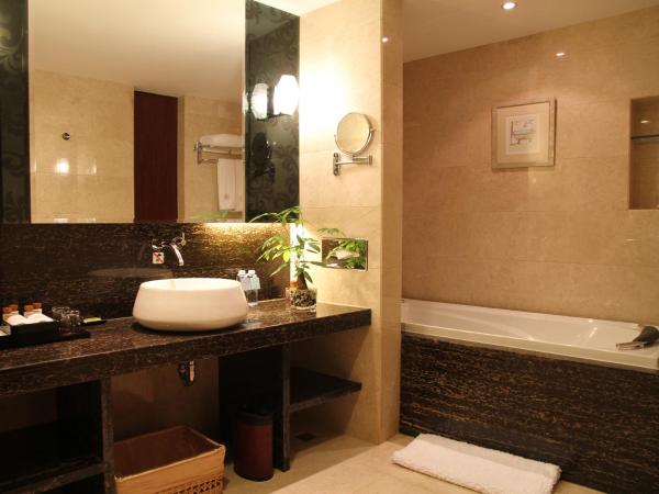 The Pavilion Hotel Shenzhen (Huaqiang NorthBusiness Zone) : photo 6 de la chambre chambre lit king-size exécutive deluxe