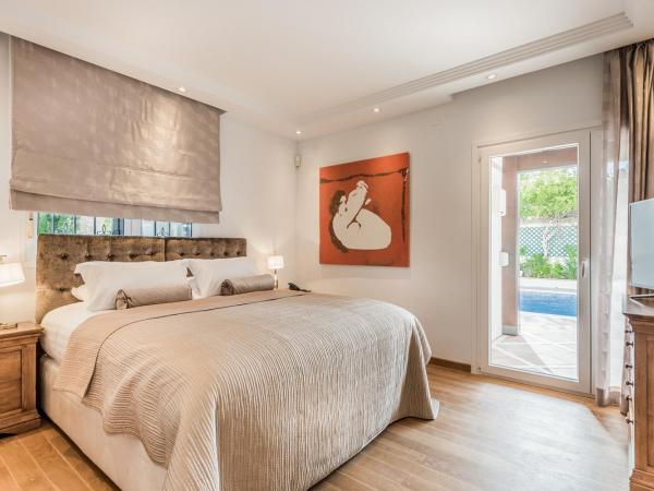 The Residence by the Beach House Marbella : photo 7 de la chambre chambre double - vue sur piscine