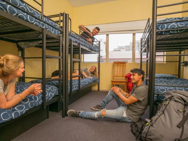YHA Hobart Central : photo 2 de la chambre lit dans dortoir mixte de 12 lits