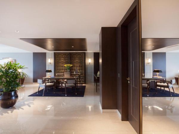 The Oberoi New Delhi : photo 4 de la chambre suite de luxe - transferts aéroport aller-retour