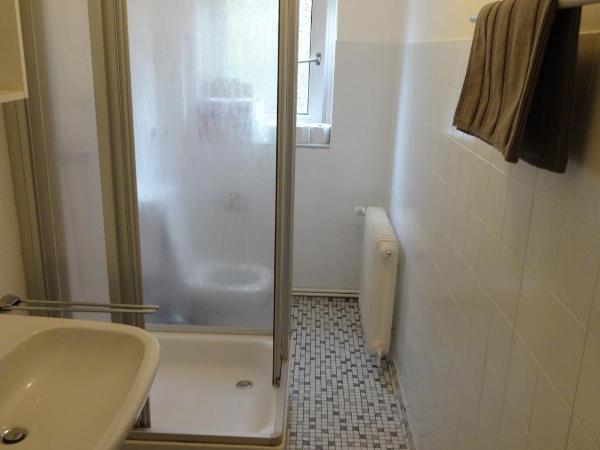 Private Room with Breakfast : photo 9 de la chambre chambre simple avec salle de bains commune