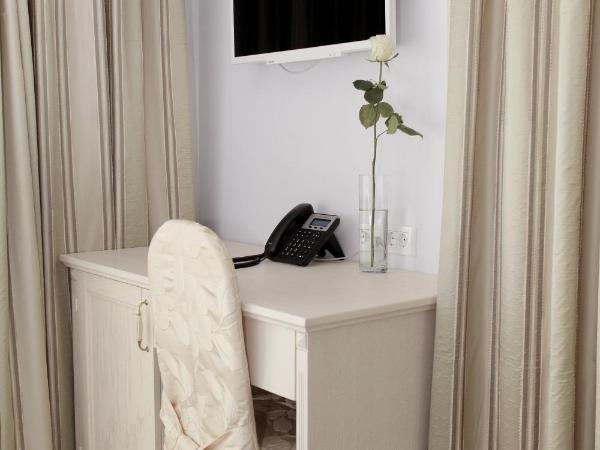 Hotel Bellevue Trogir : photo 9 de la chambre chambre familiale