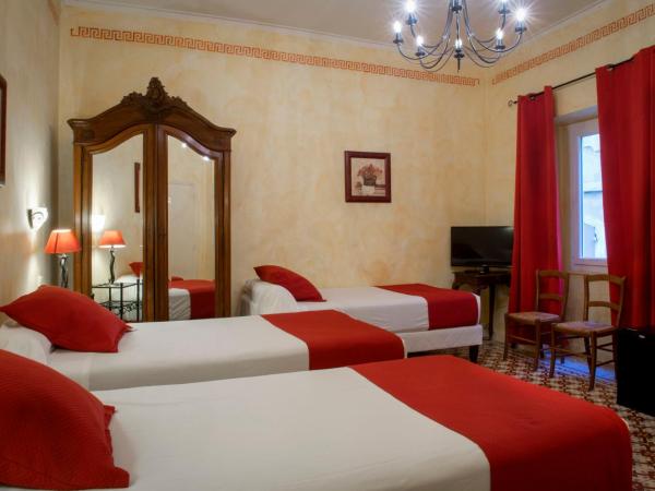 Hotel Du Forum : photo 7 de la chambre chambre triple