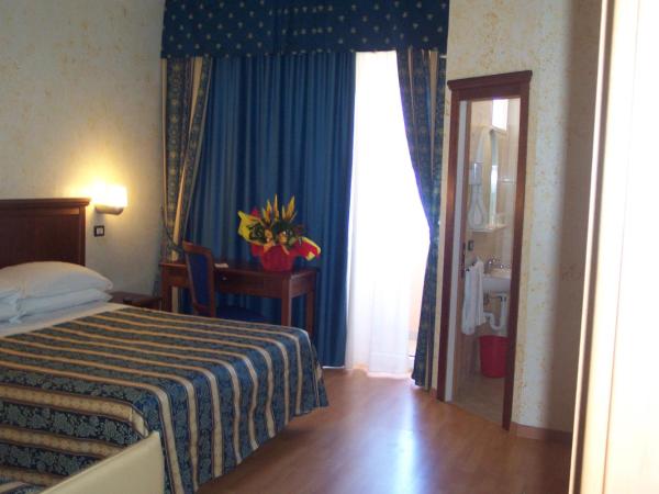 Hotel Alexander Resort : photo 6 de la chambre chambre quadruple avec balcon