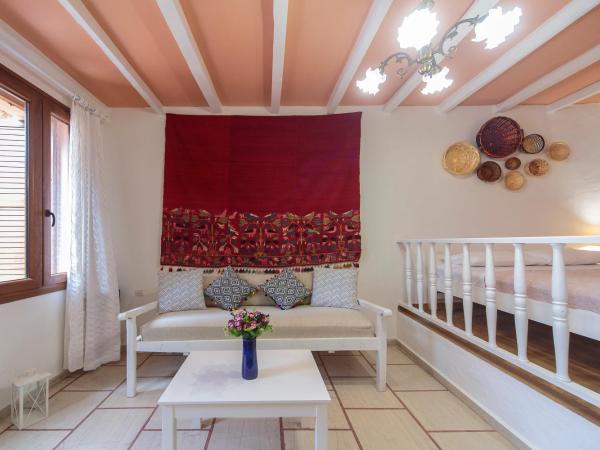 KasteliSuites : photo 6 de la chambre studio (2 adultes)