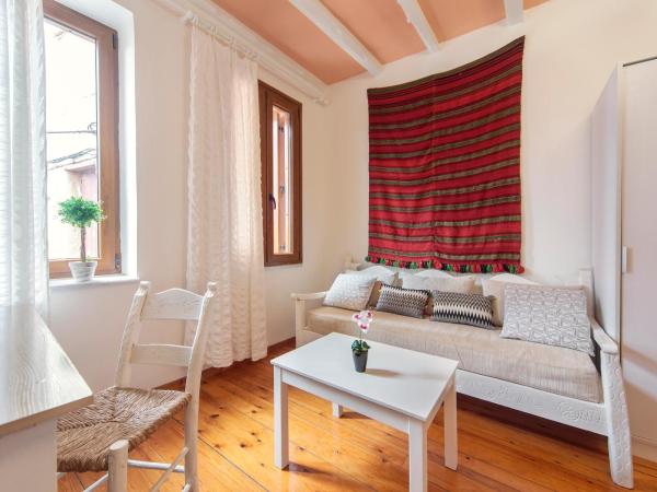 KasteliSuites : photo 10 de la chambre appartement (3 adultes)