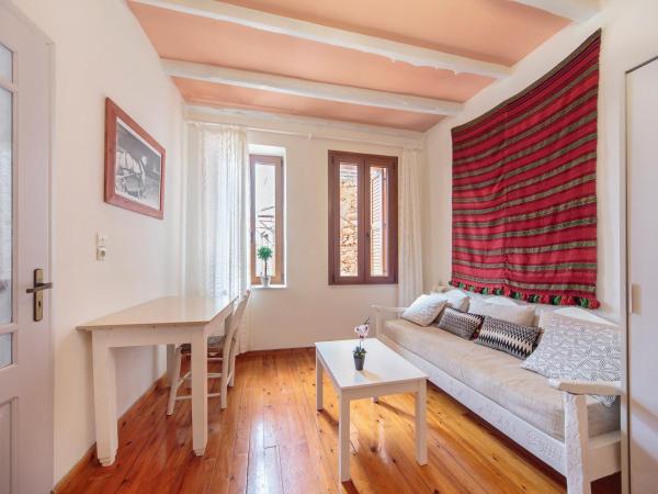 KasteliSuites : photo 3 de la chambre appartement (3 adultes)