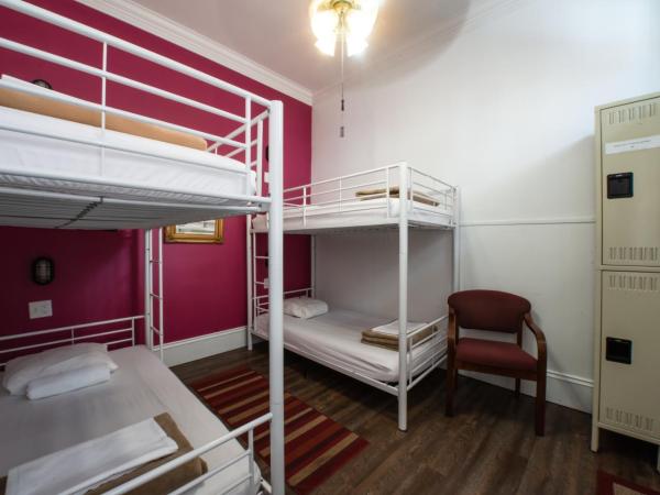HOSTEL Auberge NOLA : photo 3 de la chambre lit dans dortoir mixte de 4 lits