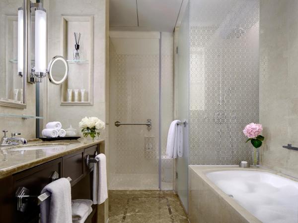 The Langham, Shenzhen : photo 4 de la chambre deluxe room - king bed