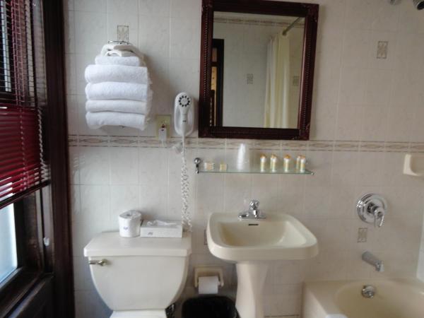 Hotel 31 Extended Stay : photo 3 de la chambre chambre double avec salle de bains privative