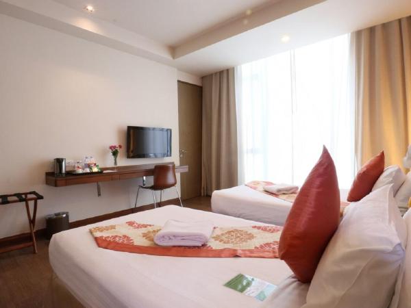 On 8 Sukhumvit Nana Bangkok by Compass Hospitality : photo 5 de la chambre chambre lits jumeaux premier safran