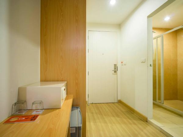 Solo Express Sukhumvit 81 : photo 1 de la chambre chambre lits jumeaux supérieure