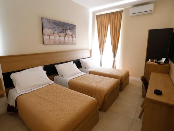 VICTORIA HOTEL B&B : photo 3 de la chambre chambre triple