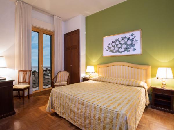 Hotel Isabella : photo 1 de la chambre chambre triple