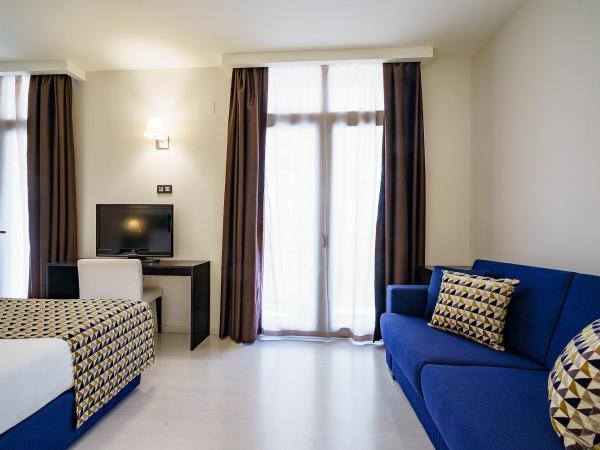 Exe Málaga Museos : photo 6 de la chambre chambre quadruple