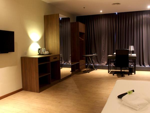 Imperial Regency Suites & Kuala Lumpur : photo 9 de la chambre chambre lit king-size deluxe