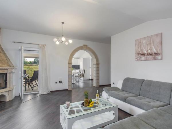 Silver Holiday House : photo 10 de la chambre appartement - vue sur piscine