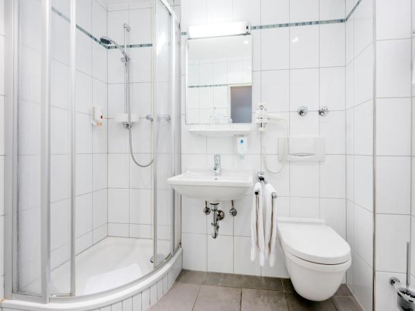 Laimer Hof am Schloss Nymphenburg : photo 2 de la chambre chambre triple