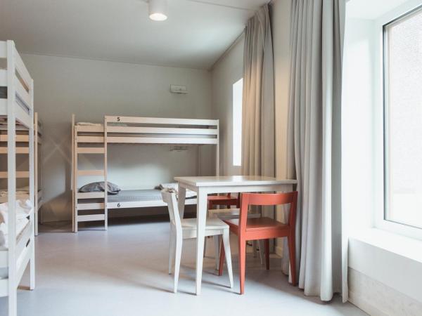 Snuffel Youth Hostel : photo 8 de la chambre lit dans dortoir mixte de 6 lits