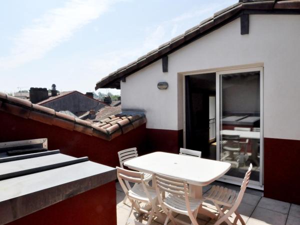 Temporesidence Chateauneuf : photo 1 de la chambre appartement en duplex avec terrasse