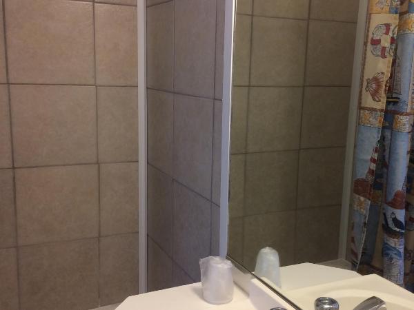 motel le jardin : photo 9 de la chambre chambre lit queen-size