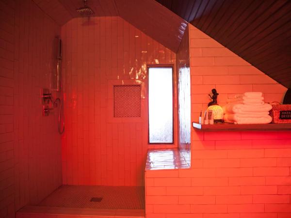 Royal Street Inn & Bar : photo 2 de la chambre suite supérieure