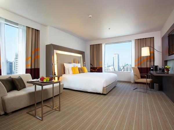 Novotel Bangkok Ploenchit Sukhumvit : photo 8 de la chambre suite lit king-size