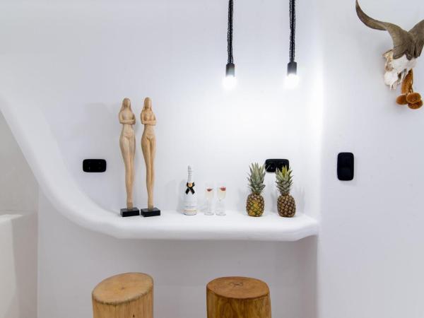 Portara Seaside Luxury Suites : photo 8 de la chambre appartement deluxe - vue sur mer