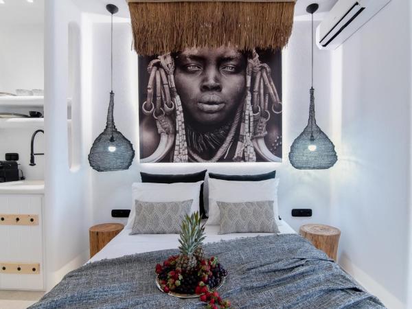 Portara Seaside Luxury Suites : photo 4 de la chambre appartement - vue sur mer