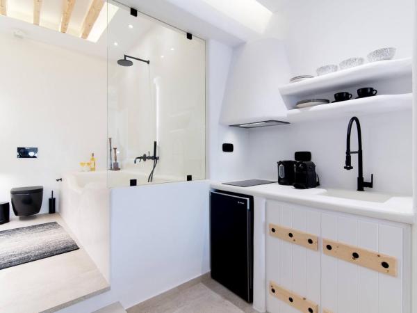 Portara Seaside Luxury Suites : photo 10 de la chambre appartement - vue sur mer