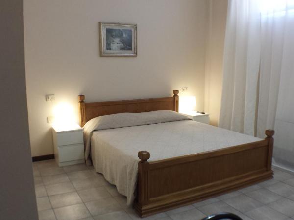 Youth Firenze 2000 : photo 8 de la chambre chambre triple