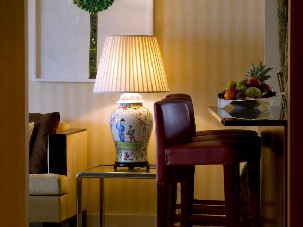 Royal Plaza Montreux : photo 4 de la chambre suite présidentielle avec terrasse et vue sur le lac