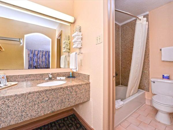 Americas Best Value Inn-Near NRG Park/Medical Center : photo 9 de la chambre chambre lit king-size - fumeurs