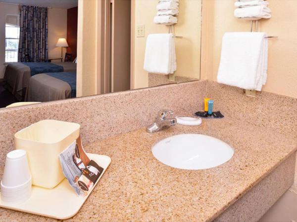 Americas Best Value Inn-Near NRG Park/Medical Center : photo 8 de la chambre chambre lit king-size - fumeurs