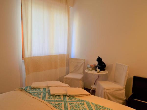 Antonhouse Alghero : photo 7 de la chambre chambre double avec salle de bains privative