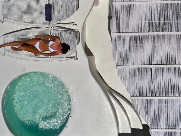 Limestone : photo 1 de la chambre suite lune de miel avec bain à remous - vue sur caldera