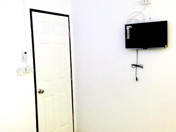 Tuk Tuk Guesthouse : photo 2 de la chambre chambre double standard avec ventilateur