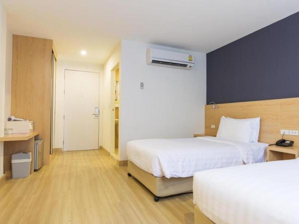 Solo Express Sukhumvit 81 : photo 3 de la chambre chambre lits jumeaux supérieure