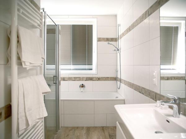 Hotel - Restaurant Valley Rose : photo 2 de la chambre chambre quadruple