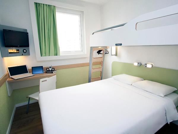 ibis budget Belo Horizonte Minascentro : photo 2 de la chambre chambre avec lit double et lits superposés