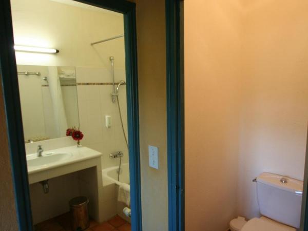 Hostellerie Le Beffroi : photo 3 de la chambre chambre double supérieure avec baignoire