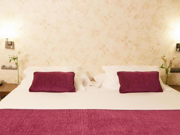 Apartosuites Jardines de Sabatini : photo 5 de la chambre suite