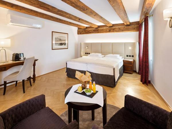 Radisson Blu Hotel Altstadt : photo 6 de la chambre chambre double supérieure