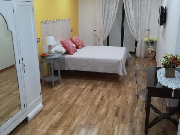 SALERNO COSTA D'AMALFI SUITE : photo 1 de la chambre chambre double deluxe avec balcon