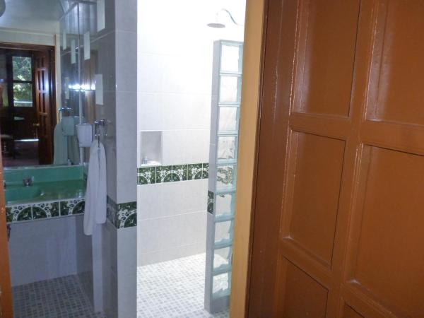 Hotel Monte Alban - Solo Adultos : photo 4 de la chambre chambre triple
