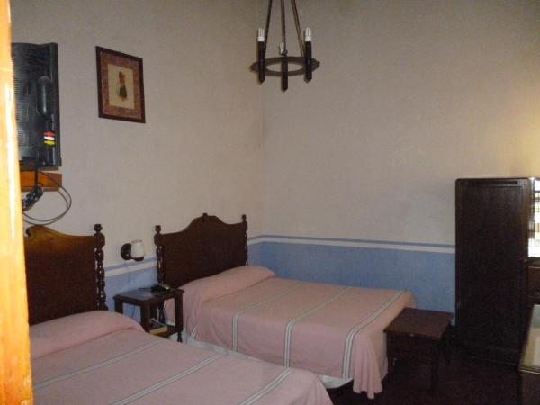 Hotel Monte Alban - Solo Adultos : photo 3 de la chambre chambre avec 1 lit double