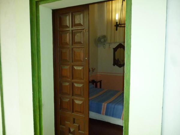 Hotel Monte Alban - Solo Adultos : photo 5 de la chambre chambre triple