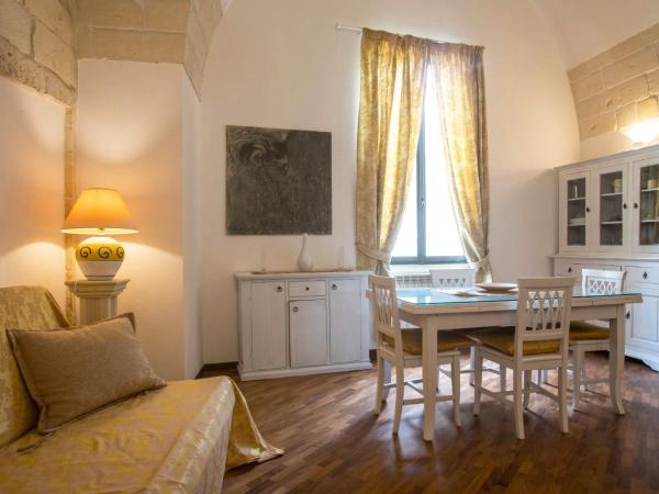 Chiesa Greca - SIT Rooms & Apartments : photo 5 de la chambre suite lit king-size avec terrasse