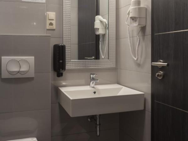 Trend Deluxe Siófok : photo 7 de la chambre chambre double deluxe - vue sur lac