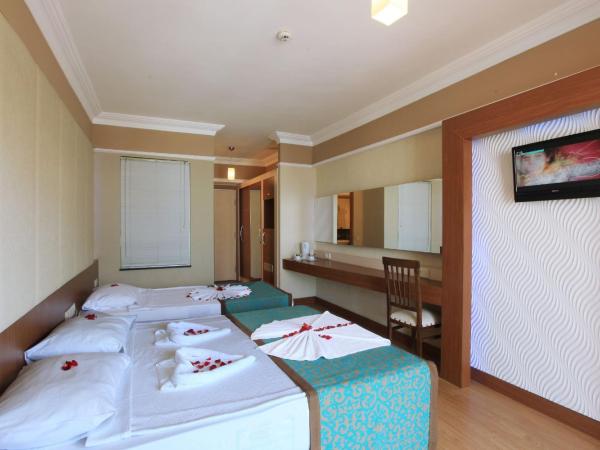 Tac Premier Hotel & Spa : photo 7 de la chambre chambre triple